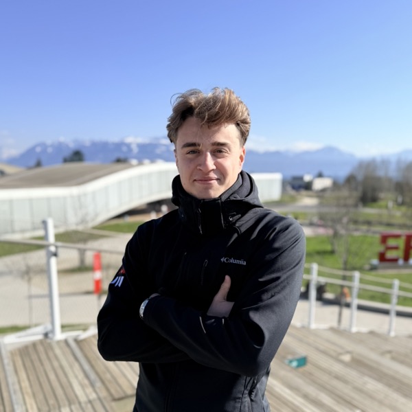 Portrait of Vincent, co-founder of Prépa Polytech, on the EPFL campus